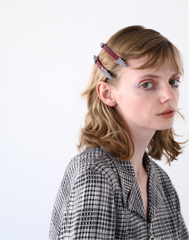 PETIOLE HAIR PIN SMALL
ORANGE SMALL / GREEN SMALL