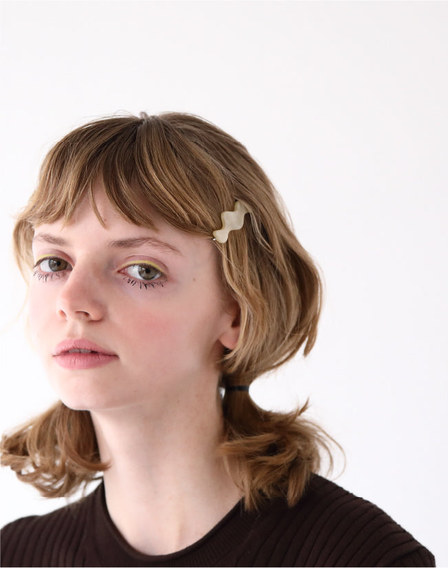 PETIOLE HAIR PIN SMALL
ORANGE SMALL / GREEN SMALL