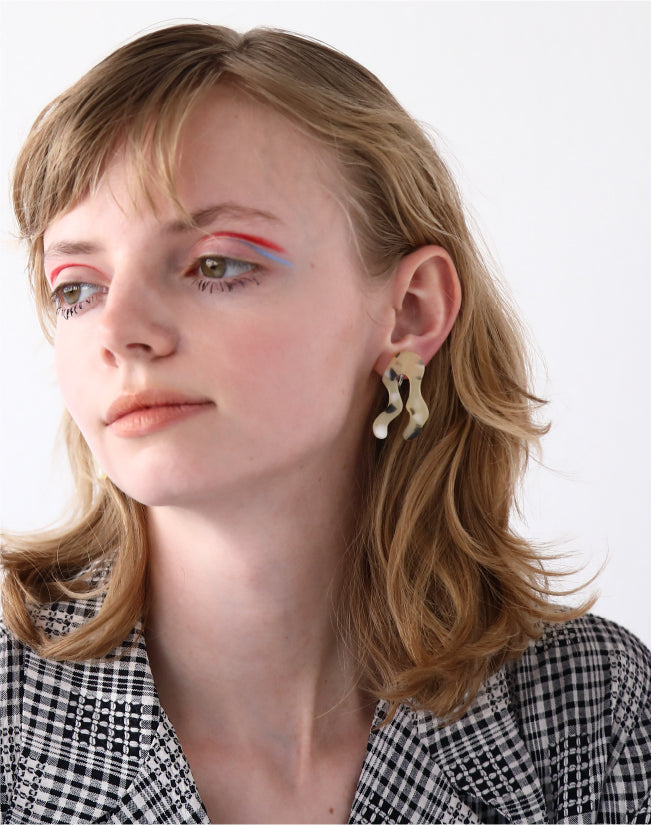 PETIOLE HAIR PIN SMALL
ORANGE SMALL / GREEN SMALL