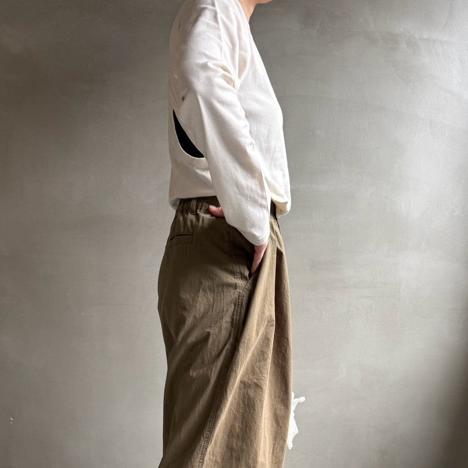 【ハモミシノオトナフク】Back cutout design long t-shirt