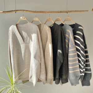 【ハモミシノオトナフク】Deep V-neck knit