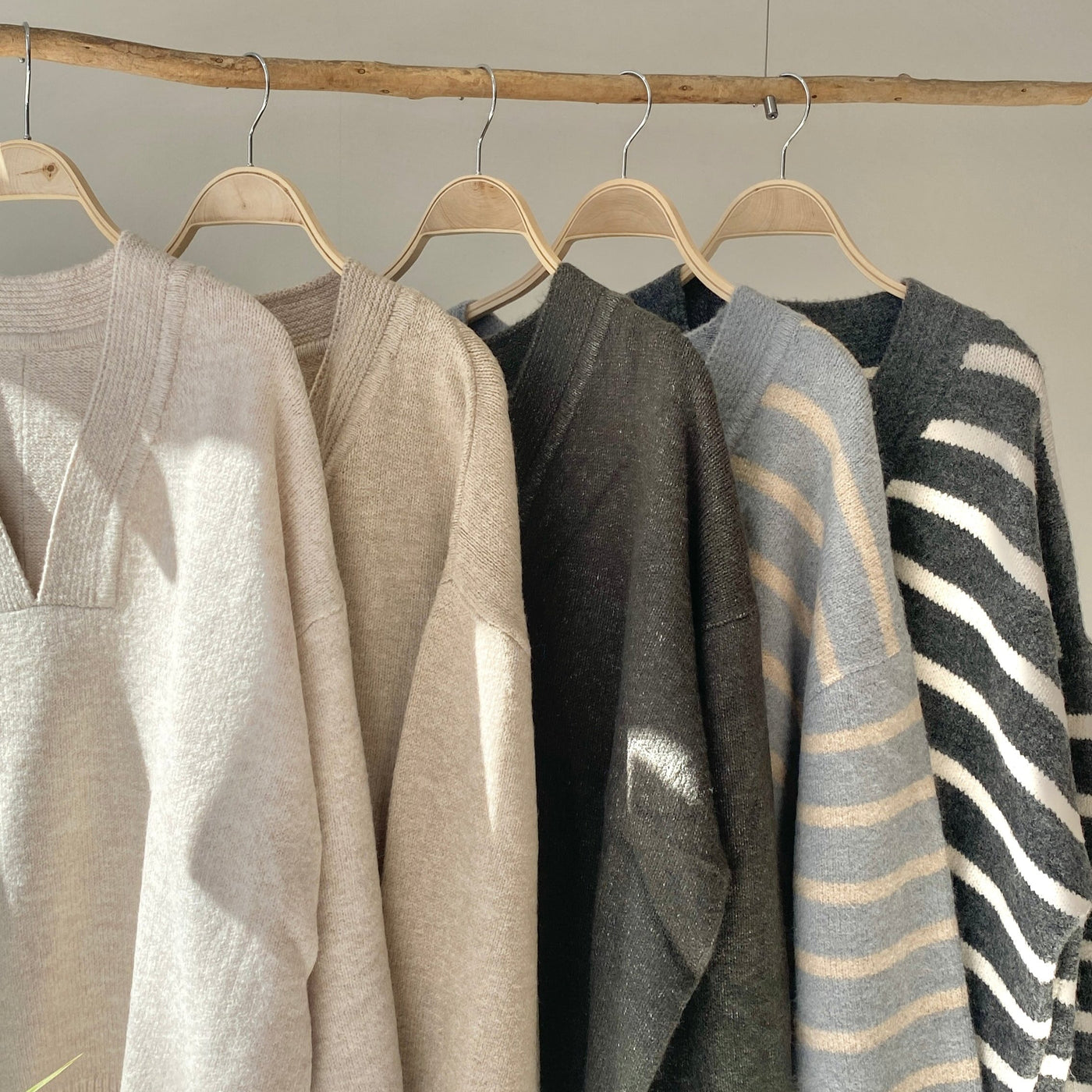 【ハモミシノオトナフク】Deep V-neck knit