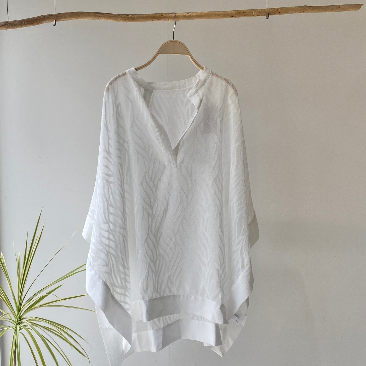 【ハモミシノオトナフク】Sheer Jacquard Poncho