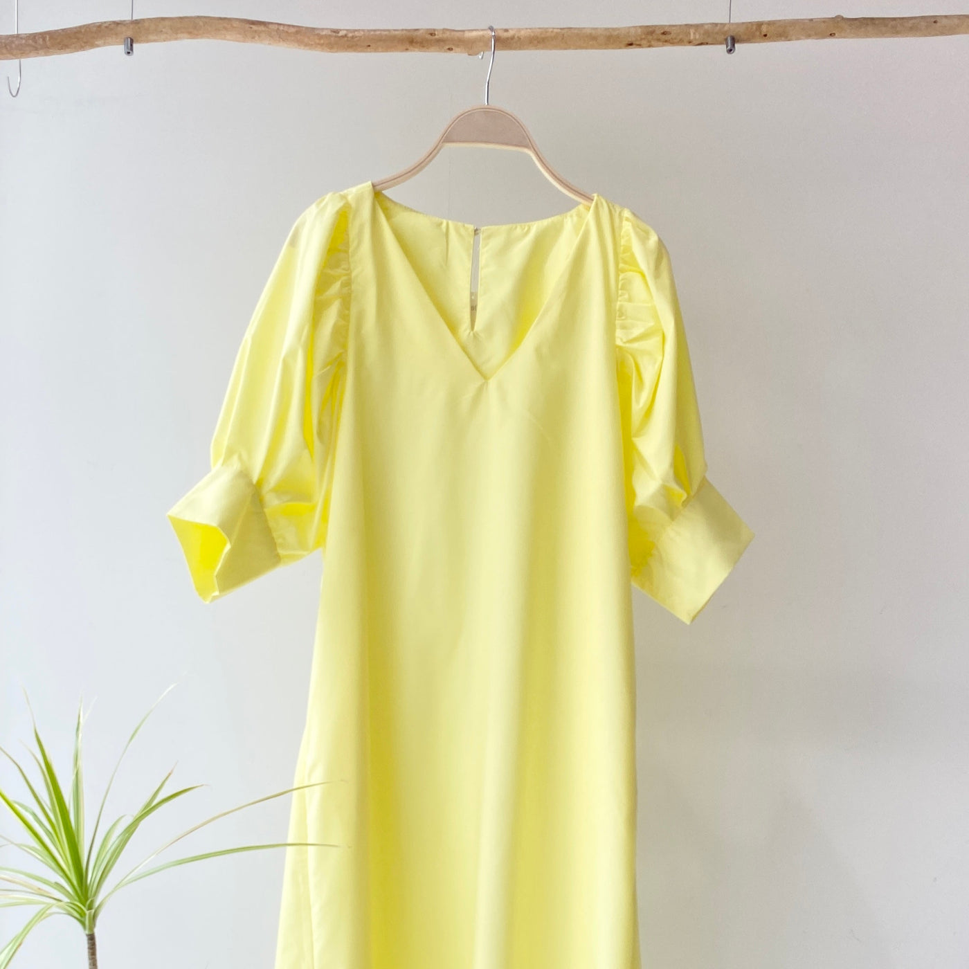 【ハモミシノオトナフク】V-neck puff sleeve OP