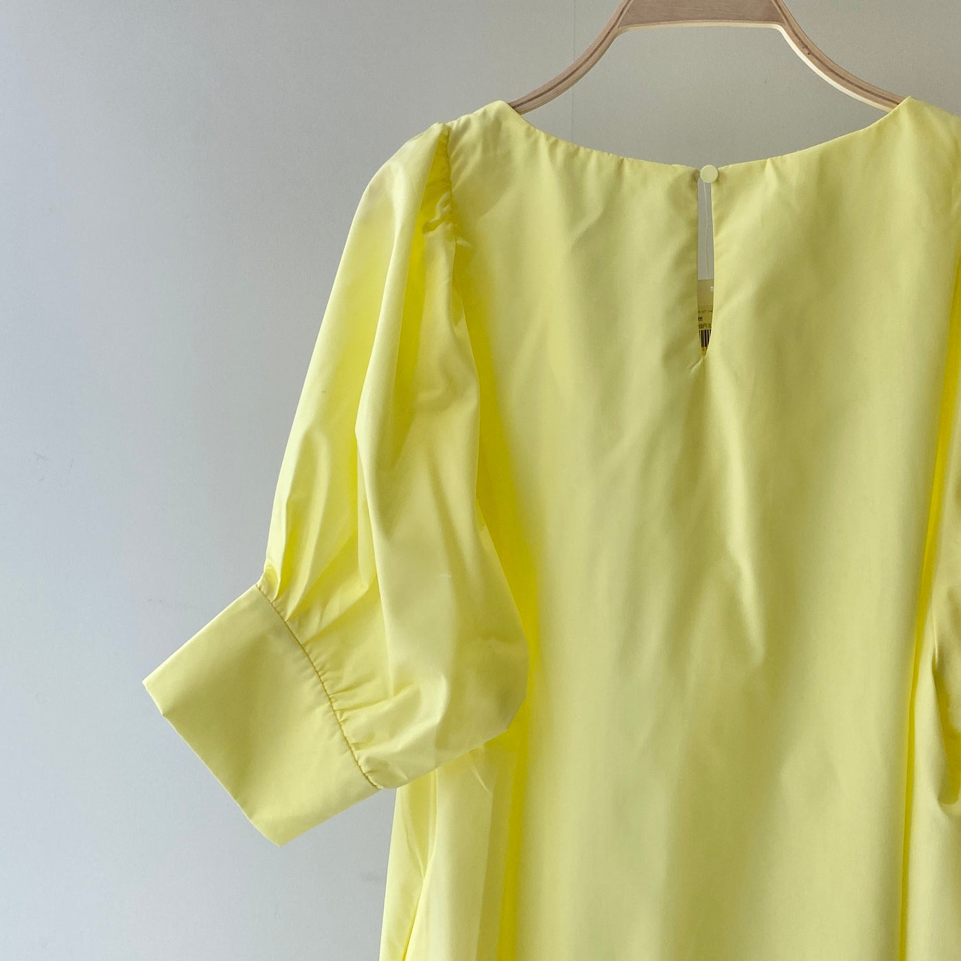 【ハモミシノオトナフク】V-neck puff sleeve OP