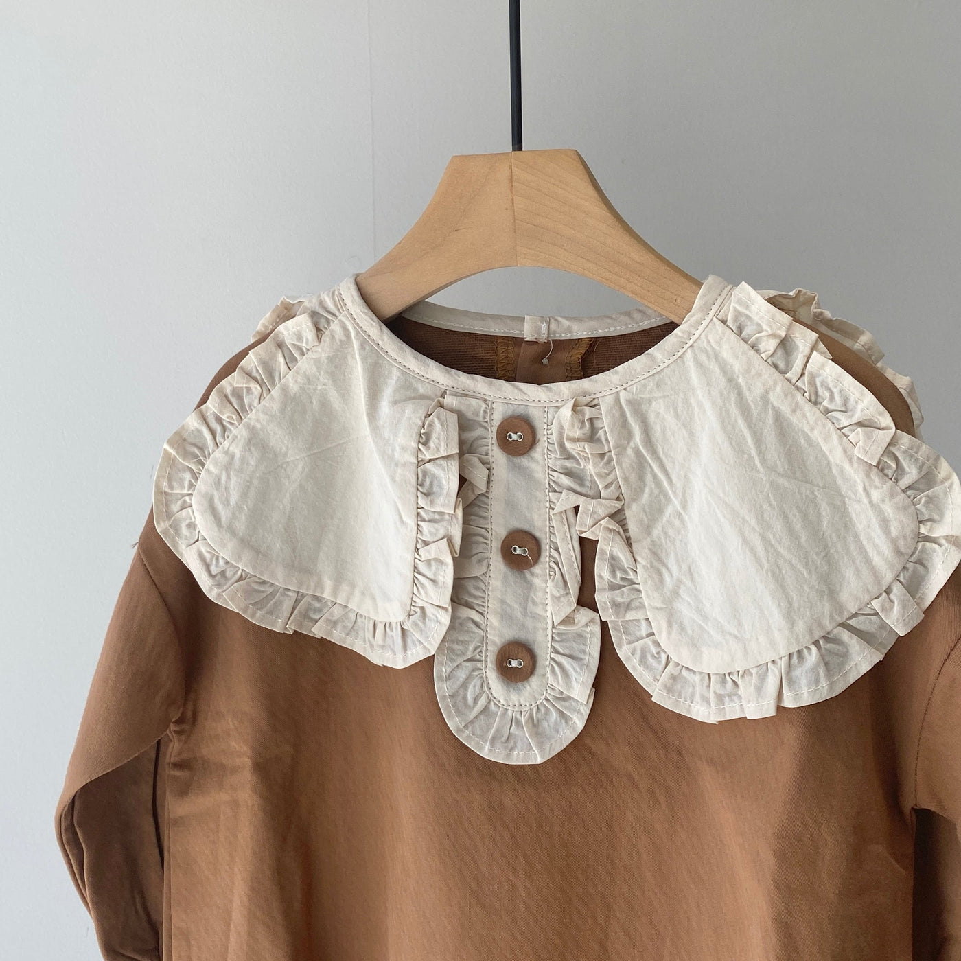 【hamomisi】Warm frill long sleeve Rompers(70.90cm)