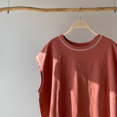 【ハモミシノオトナフク】Stitch back slit t-shirt