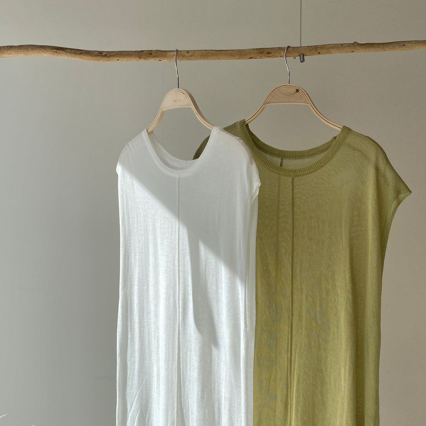 【ハモミシノオトナフク】Sheer knit north slit one piece