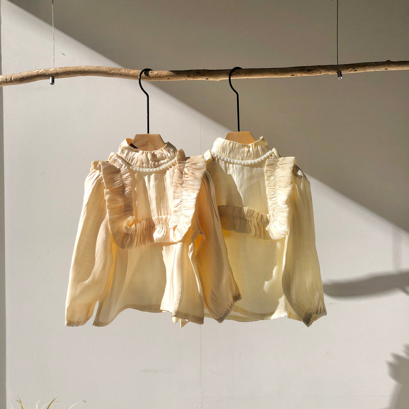 【hamomisi】Frill blouse(100~130)