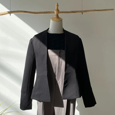 【ハモミシノオトナフク】No-collar flare line jacket