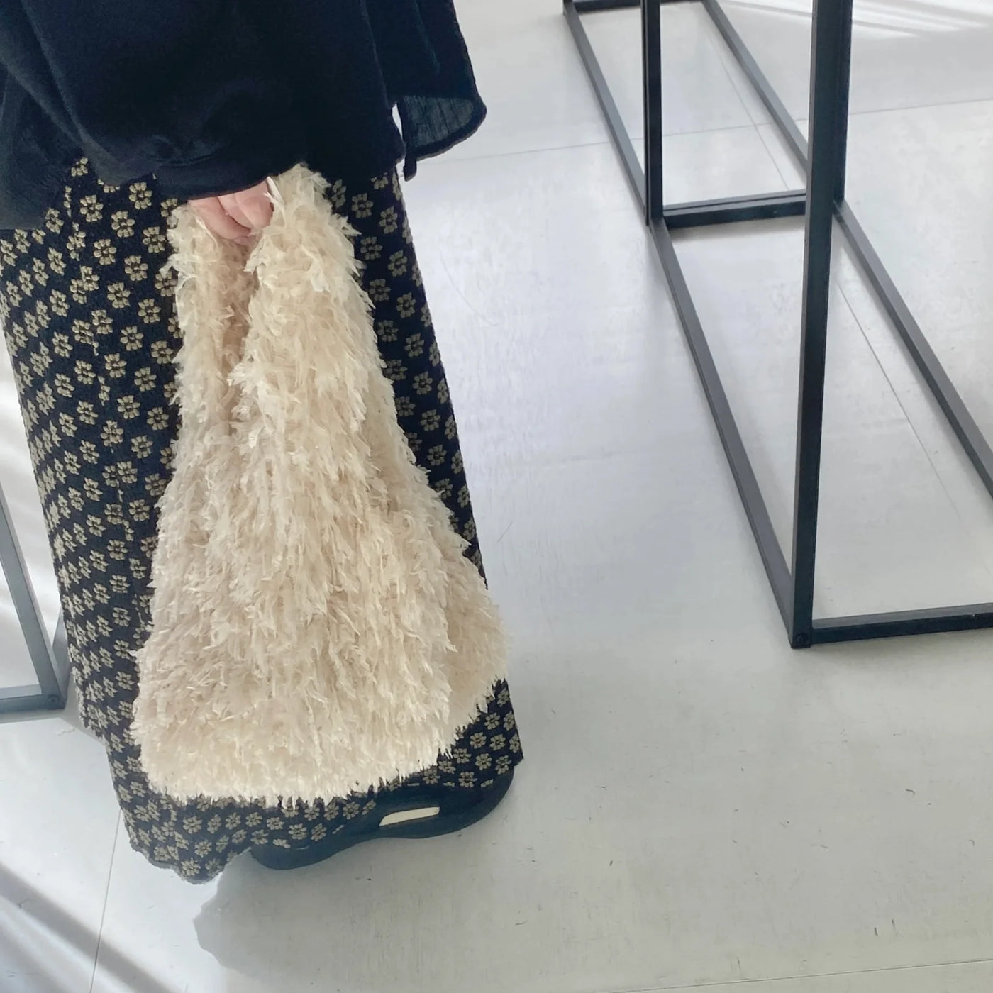 【hamomisi】Feather fringe tote bag