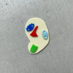 【riru】KAO no.279 (スマホグリップ仕様)