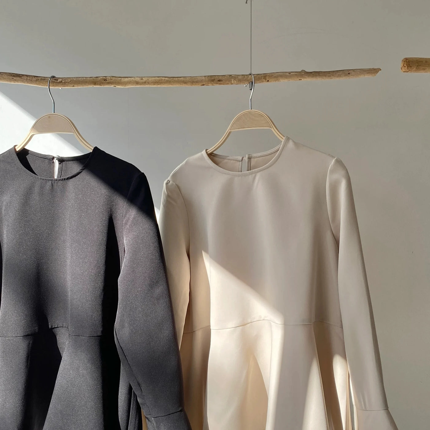 【ハモミシノオトナフク】Flare line blouse