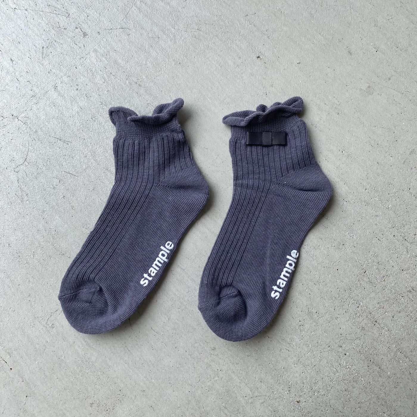 【hamomisi】Grosgrain Ribbon Shot Socks