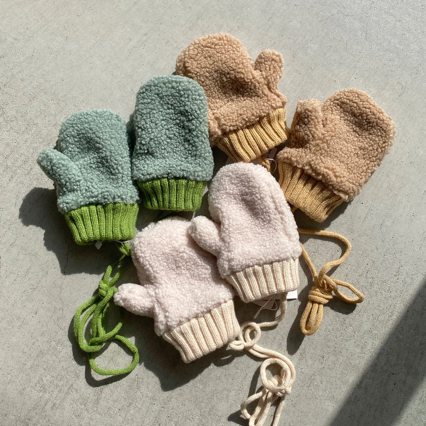 【hamomisi】Boa Lib Mittens