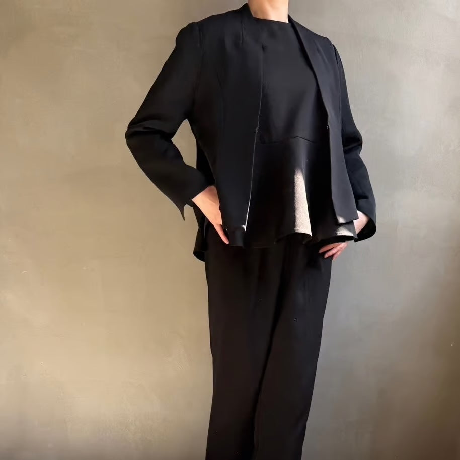 【ハモミシノオトナフク】No-collar flare line jacket