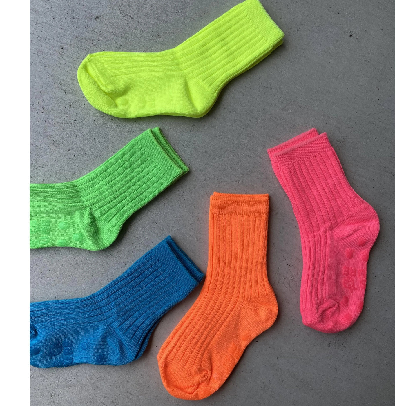 【hamomisi】Neon socks
