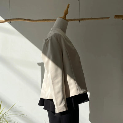 【ハモミシノオトナフク】No-collar flare line jacket