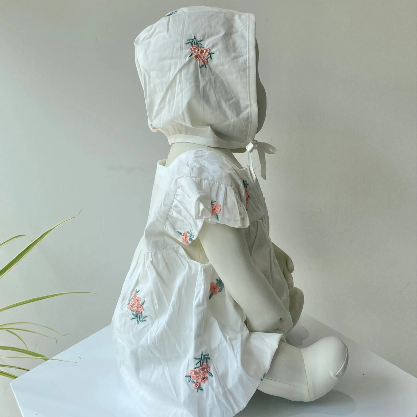 【hamomisi】Floral embroidered rompers(80.90)