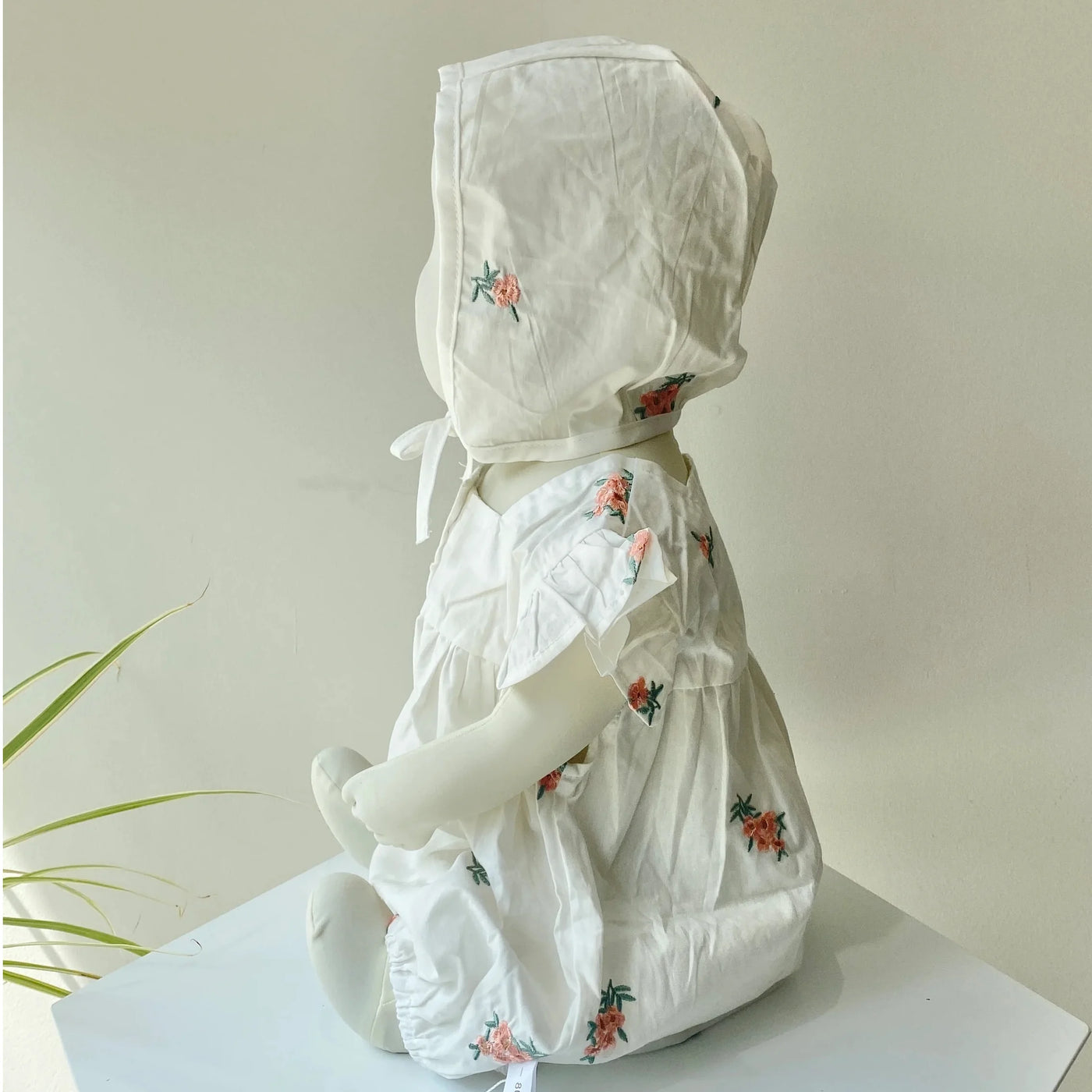 【hamomisi】Floral embroidered rompers(80.90)