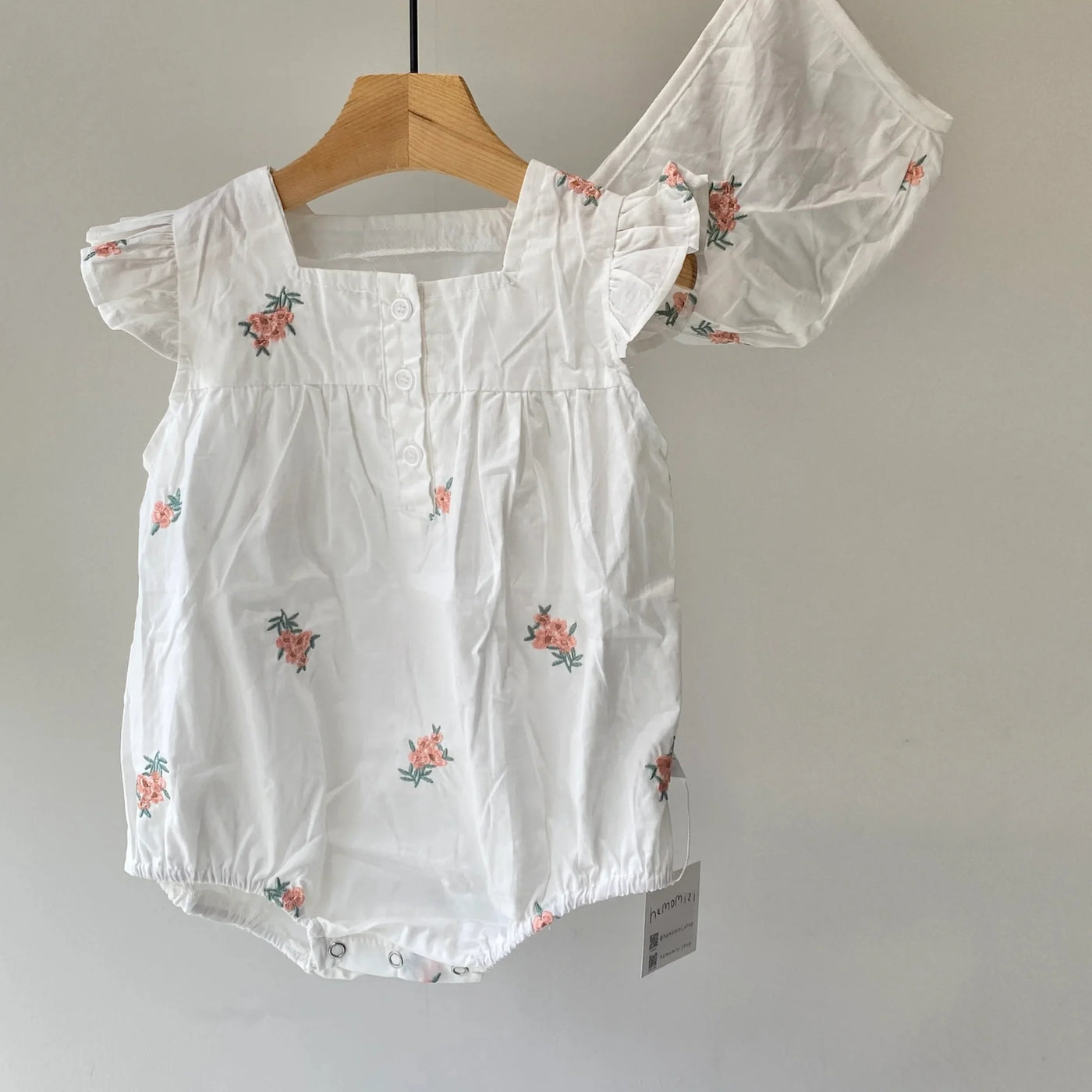 【hamomisi】Floral embroidered rompers(80.90)