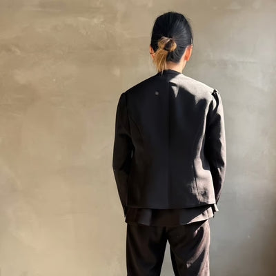 【ハモミシノオトナフク】No-collar flare line jacket