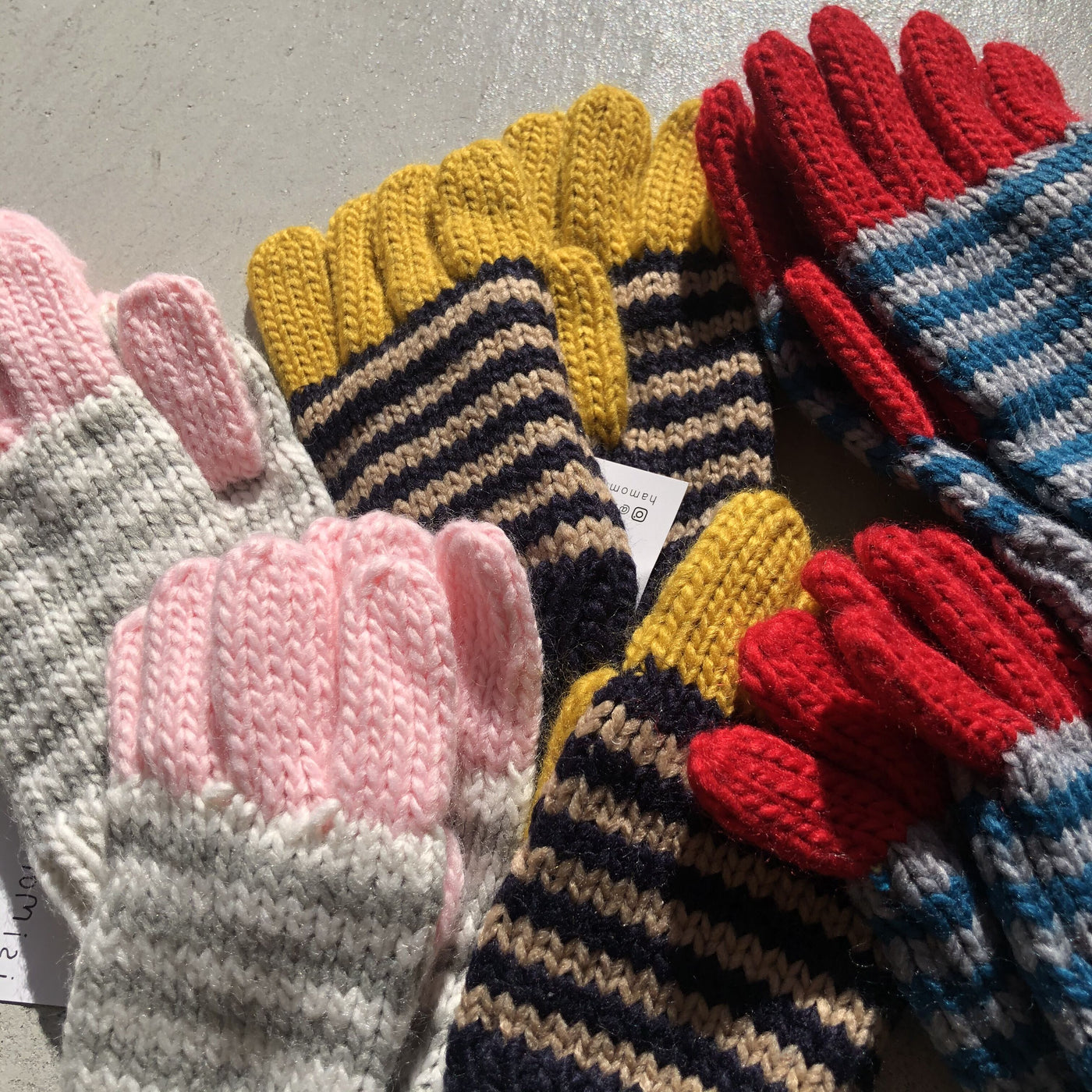 【hamomisi】Pop Border Gloves