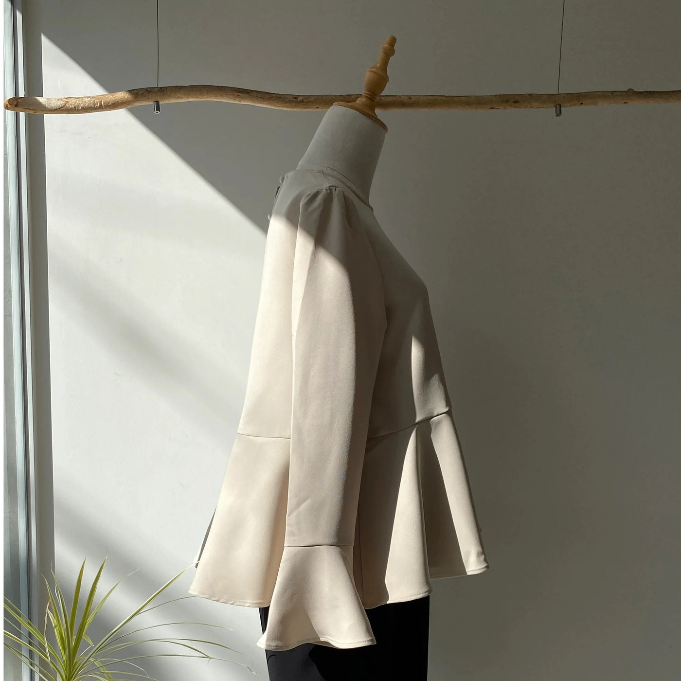 【ハモミシノオトナフク】Flare line blouse