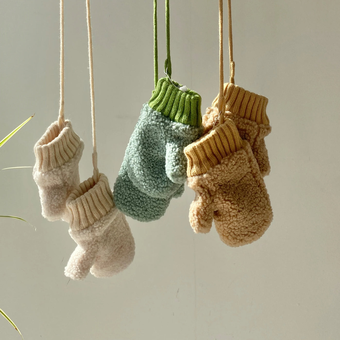 【hamomisi】Boa Lib Mittens