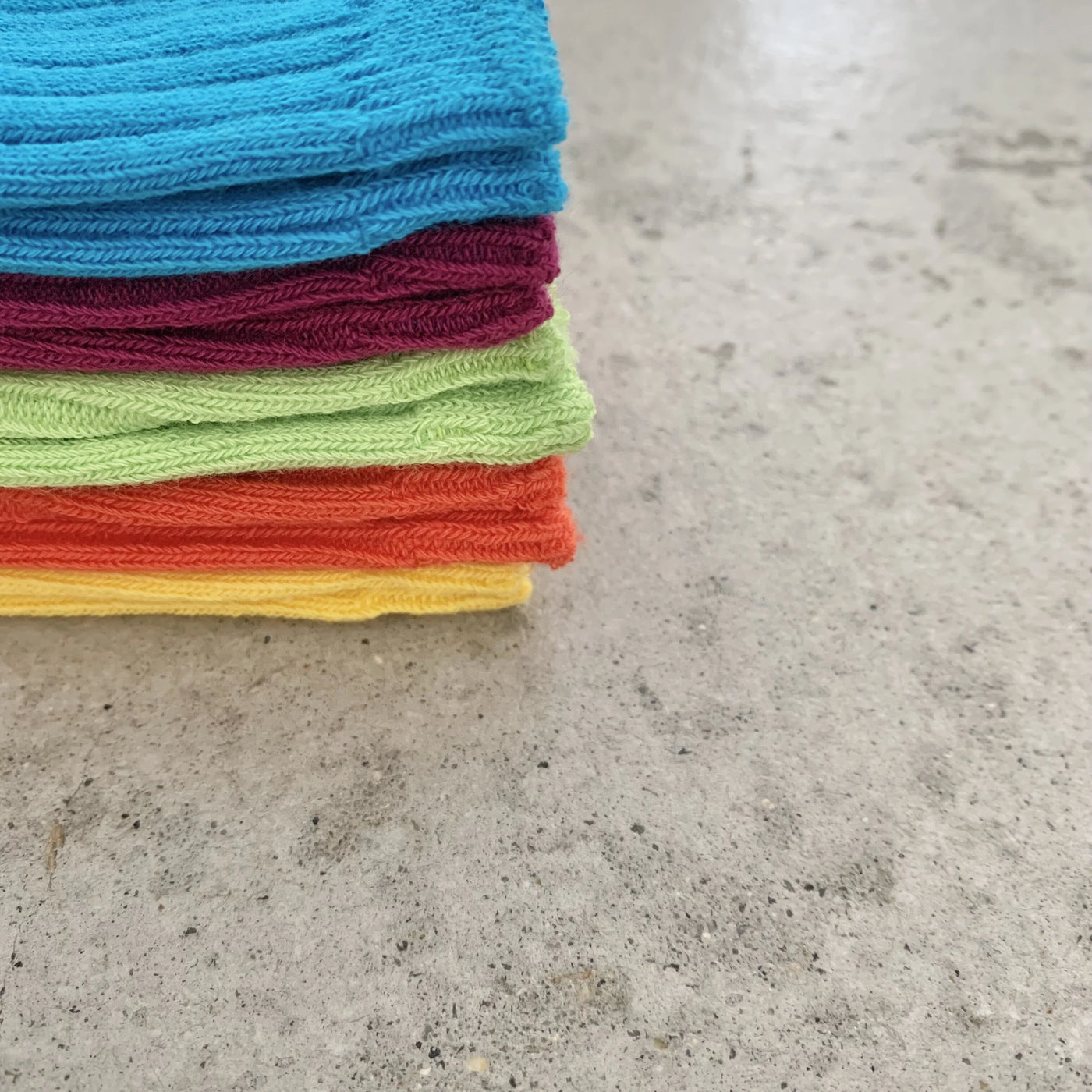 【hamomisi】Vivid socks dig