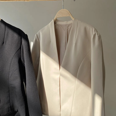 【ハモミシノオトナフク】No-collar flare line jacket