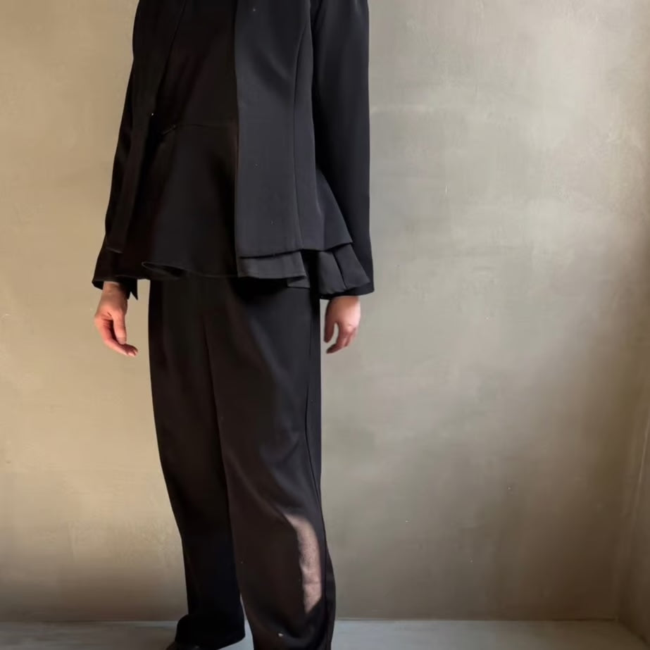 【ハモミシノオトナフク】No-collar flare line jacket