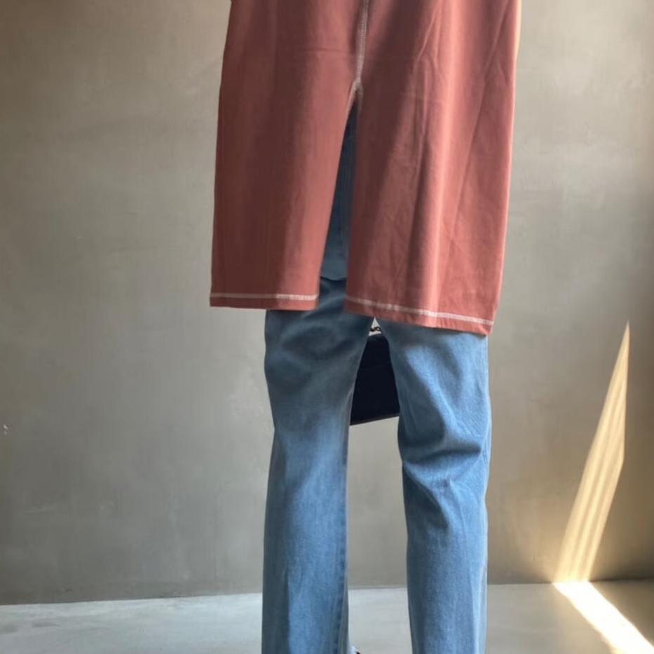 【ハモミシノオトナフク】Stitch back slit t-shirt