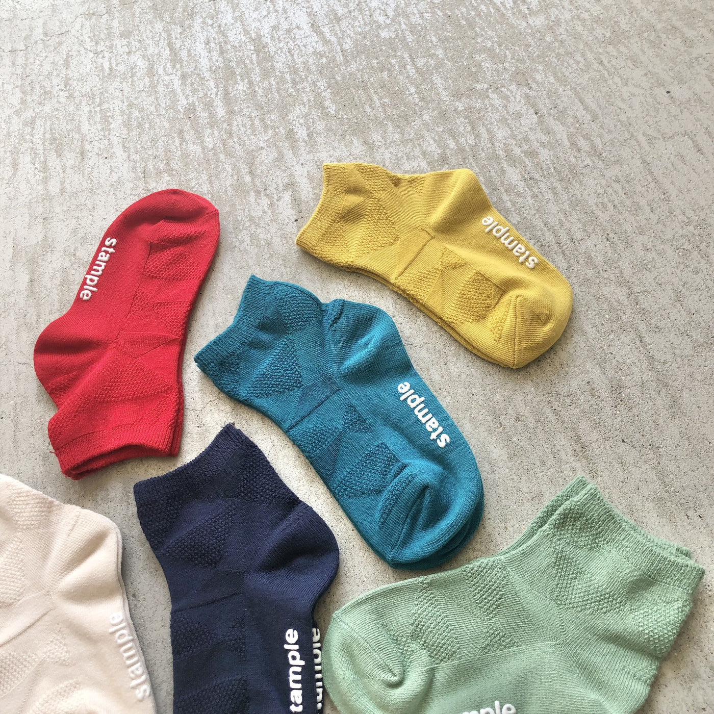 【hamomisi】Seed pattern short socks