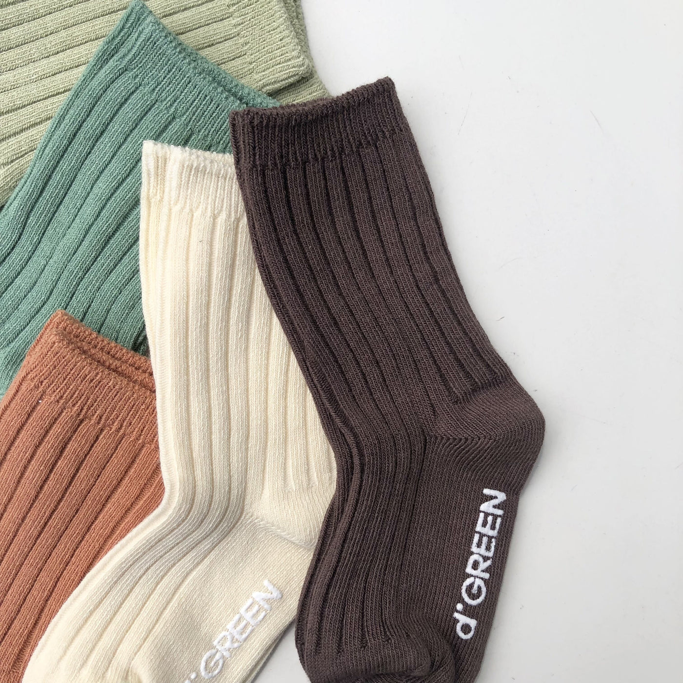 【hamomisi】pistachio socks dig