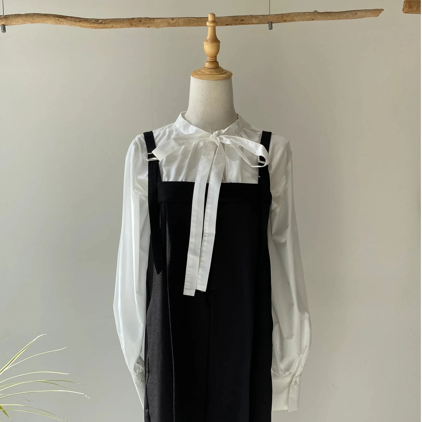 【ハモミシノオトナフク】2WAY Volume Sleeve Slim Bowtie Blouse