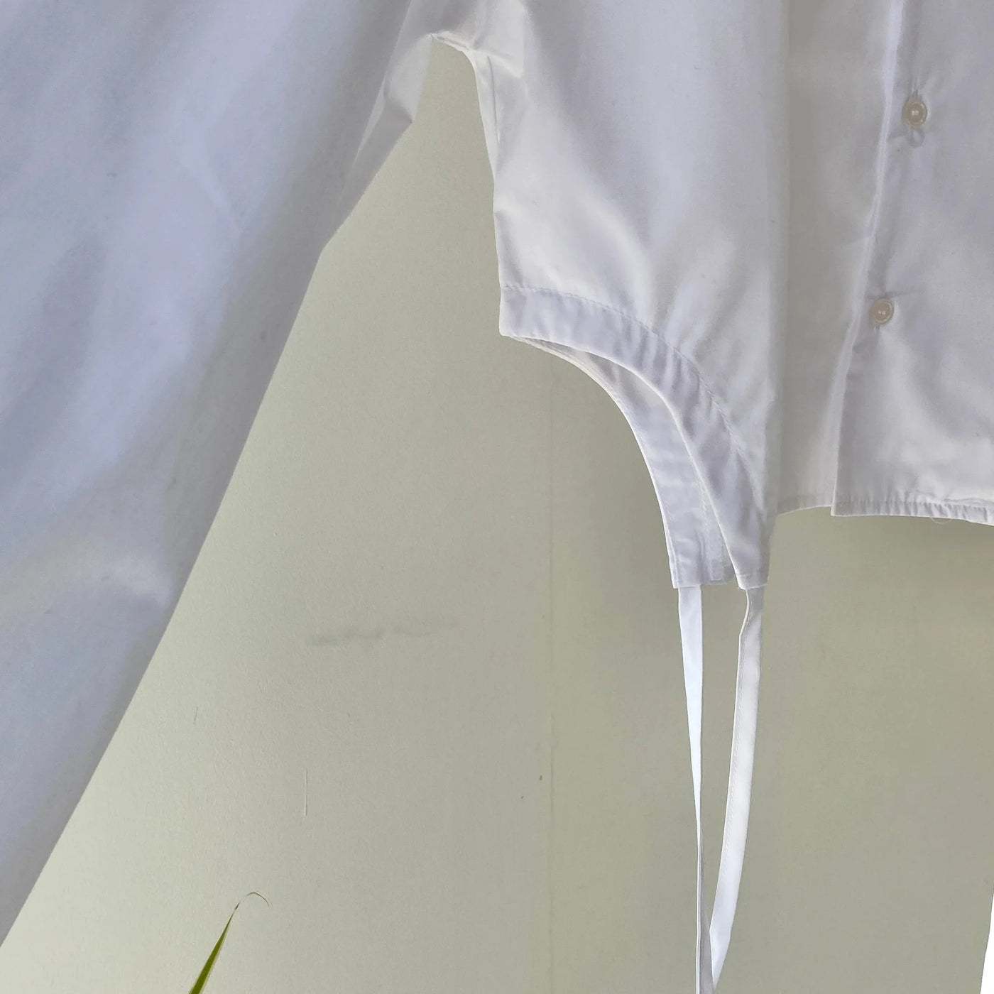 【ハモミシノオトナフク】Side gathered cropped shirt