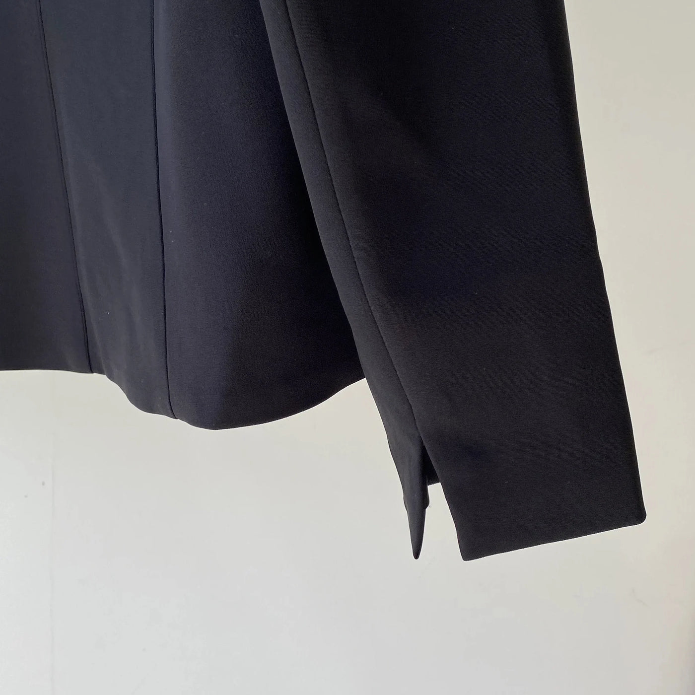 【ハモミシノオトナフク】No-collar flare line jacket