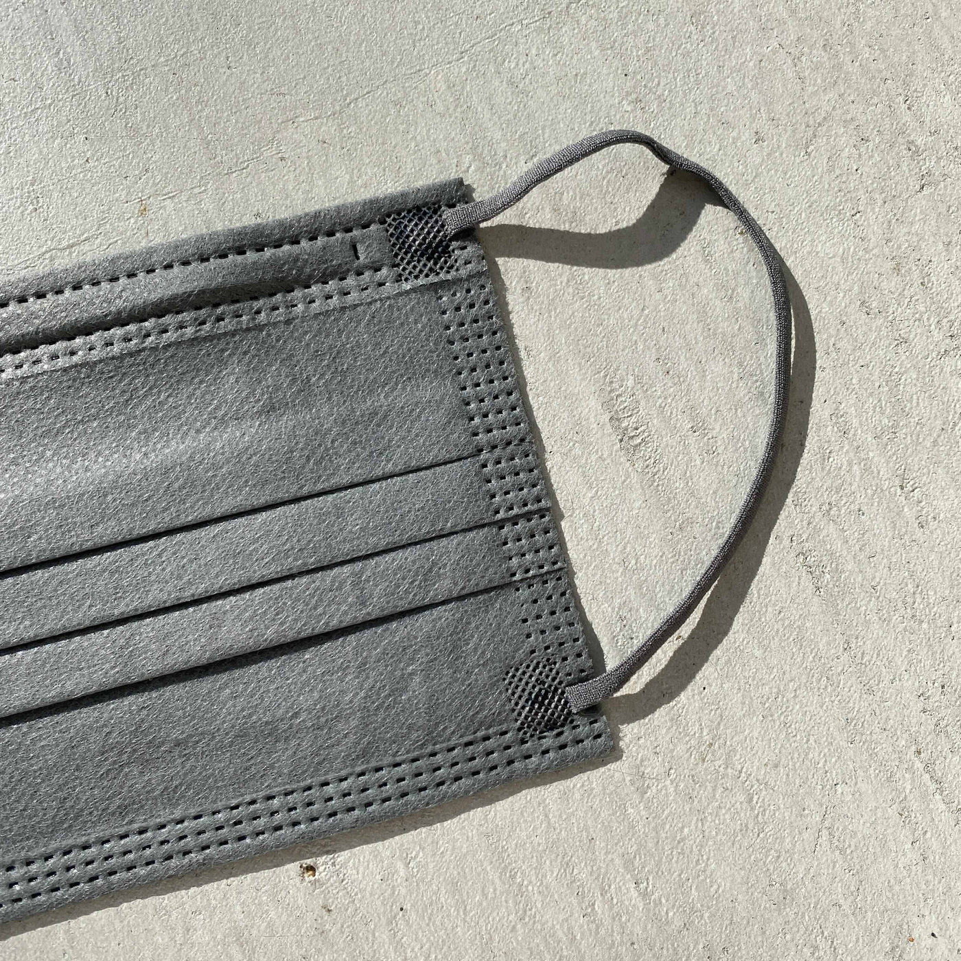 【hamomisi】不織布マスク【大人用サイズ】（17枚ずつ個包装）51枚入り