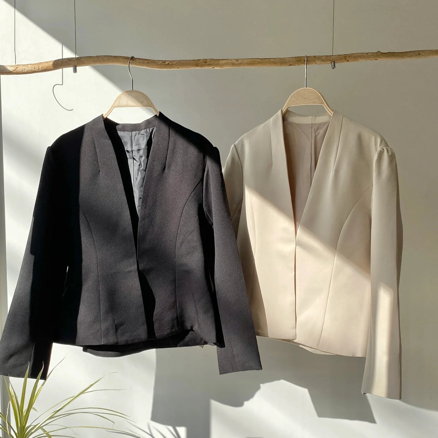 【ハモミシノオトナフク】No-collar flare line jacket