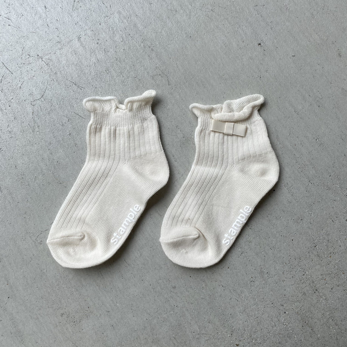 【hamomisi】Grosgrain Ribbon Shot Socks