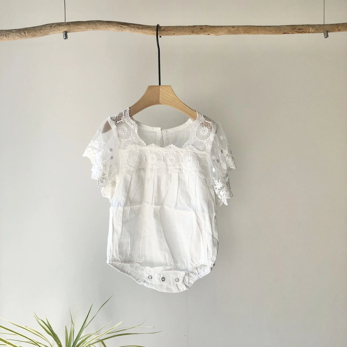 【hamomisi】Lace frill rompers(90cm)